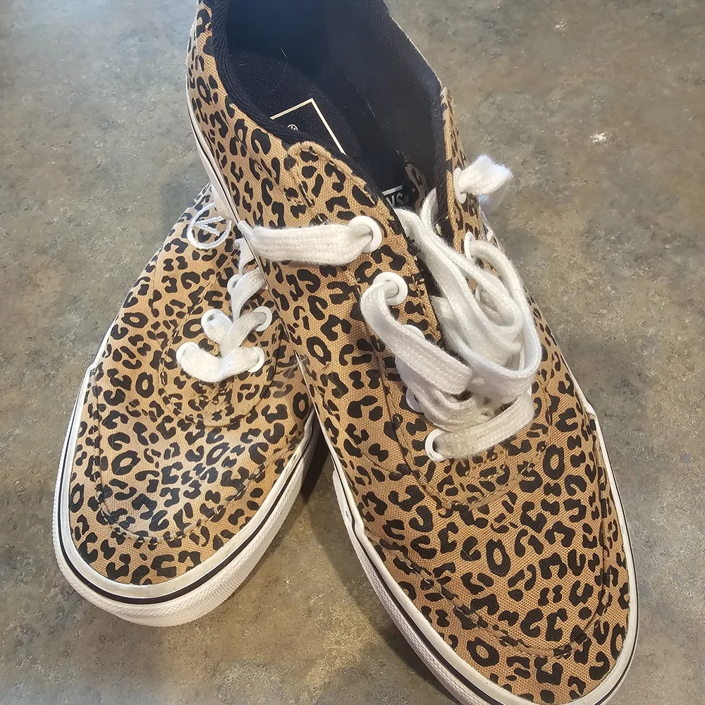 Vans Leopard Print Women's Shoes - Picture 1 of 6